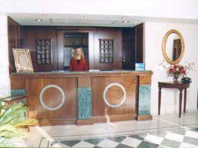 Jolly Hotel 이구메니차 외부 사진