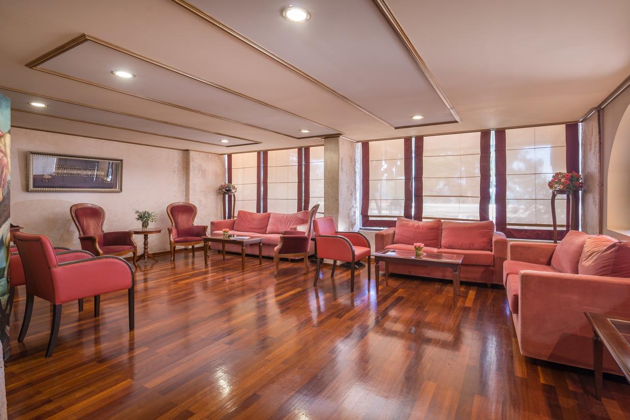Jolly Hotel 이구메니차 외부 사진