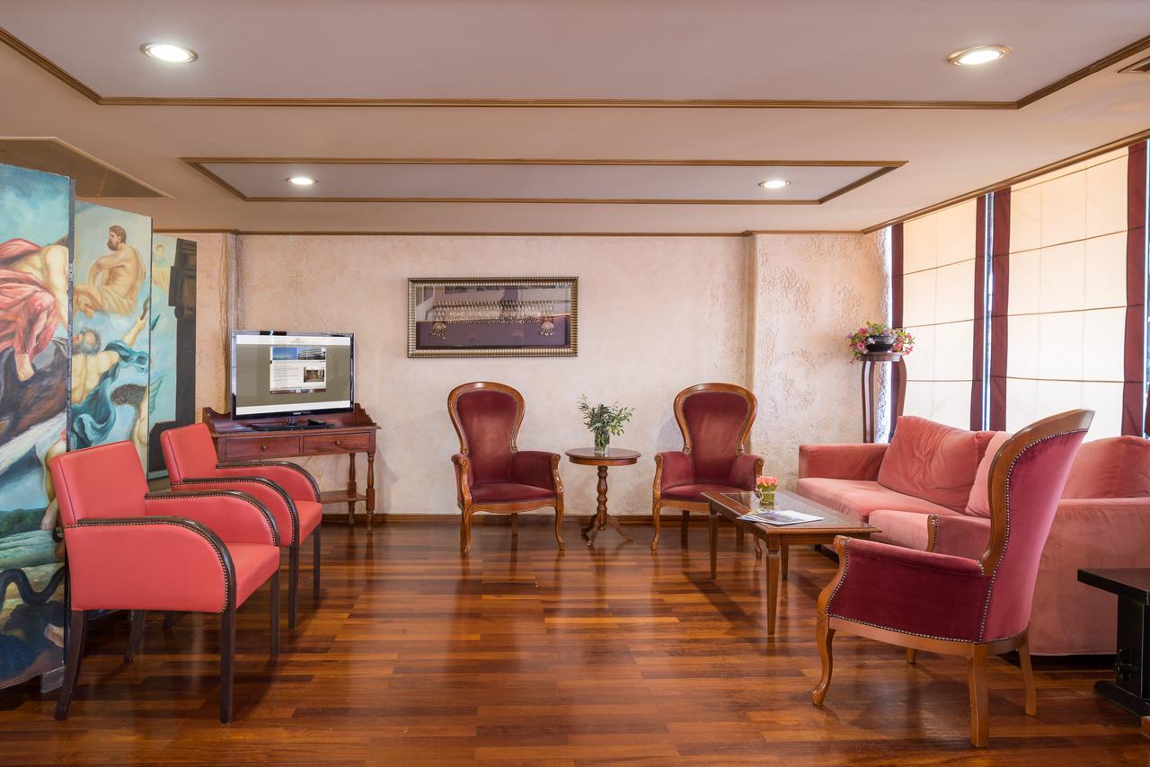 Jolly Hotel 이구메니차 외부 사진