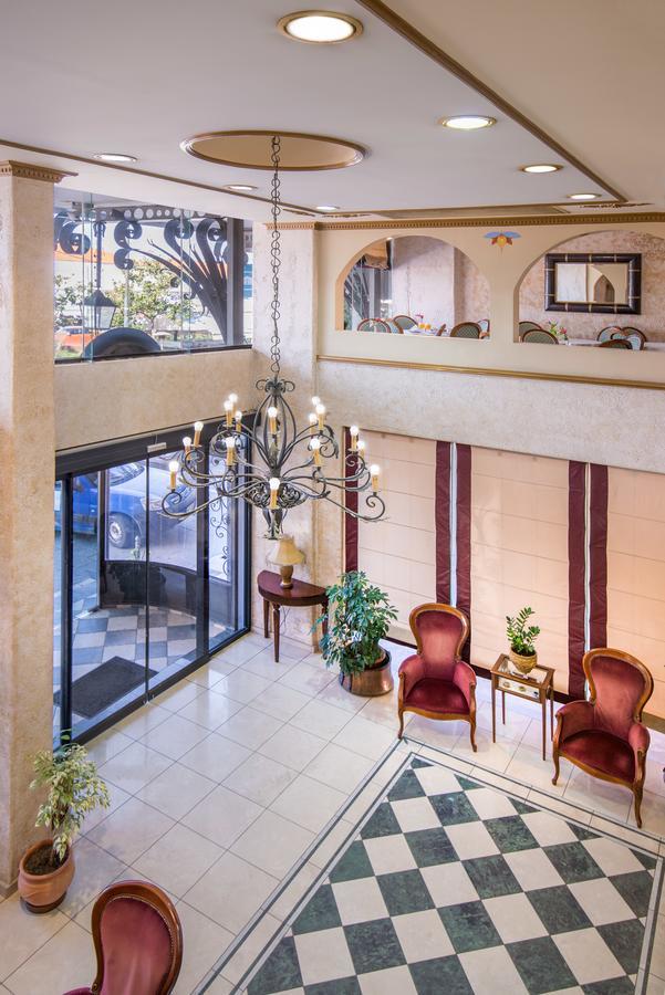 Jolly Hotel 이구메니차 외부 사진